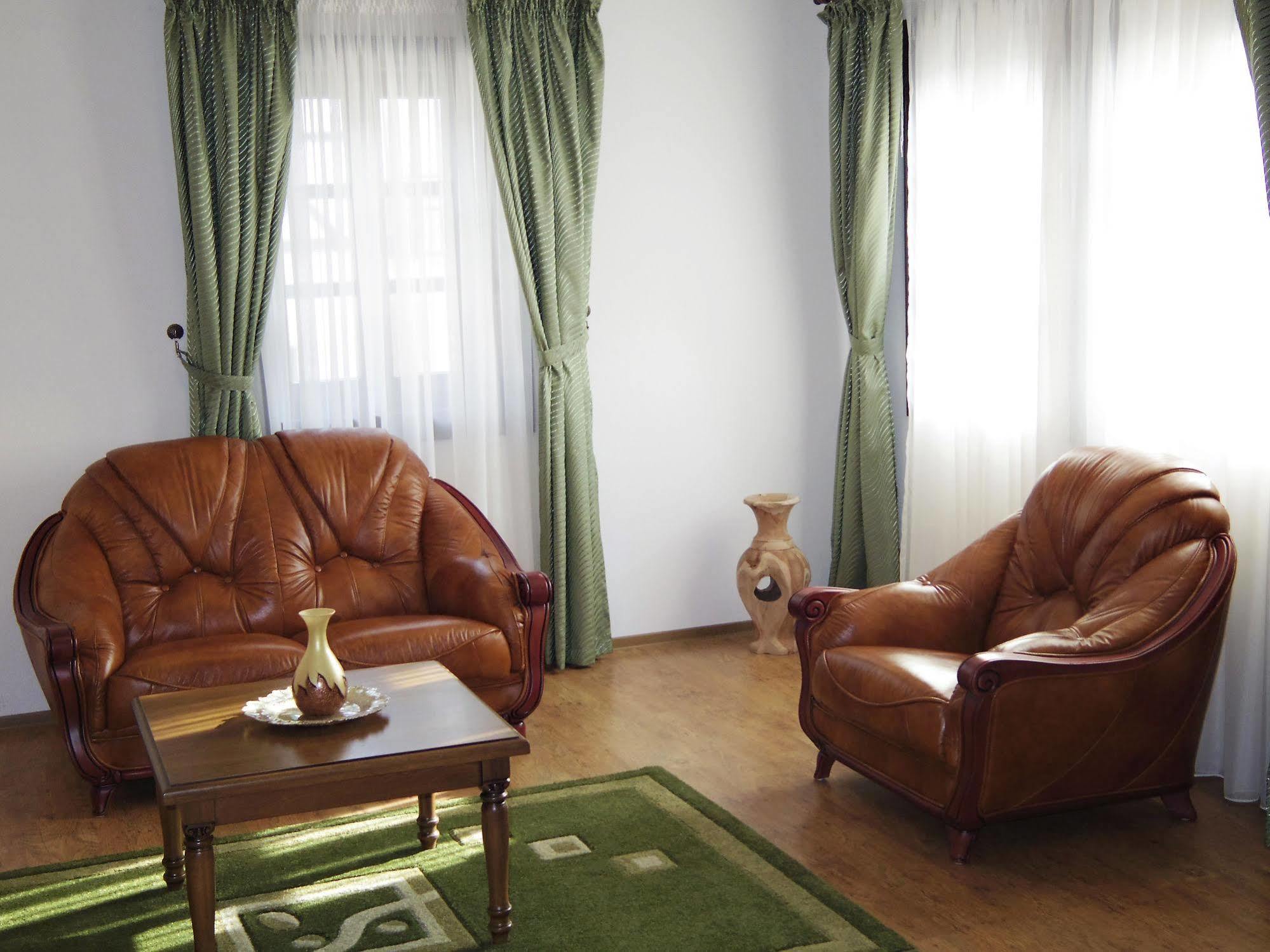 Hotel Castel Royal Mosnita Noua Экстерьер фото